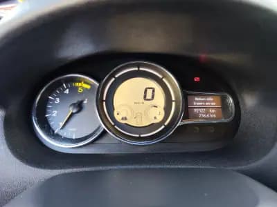 Vendo Renault Mégane Sport Tourer 2014 - 9980 EUR, 92200 km - AUTO.MOTO.pt