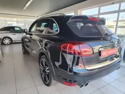 Sell Porsche Cayenne 2012 - 24990 EUR, 267800 km - AUTO.MOTO.pt
