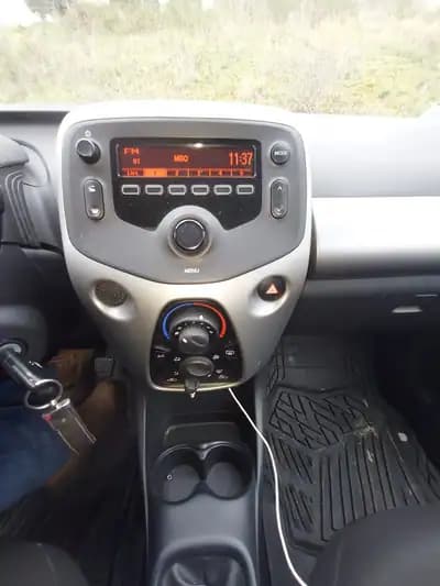 Vendo Citroën C1 2015 - 7000 EUR, 68740 km - AUTO.MOTO.pt