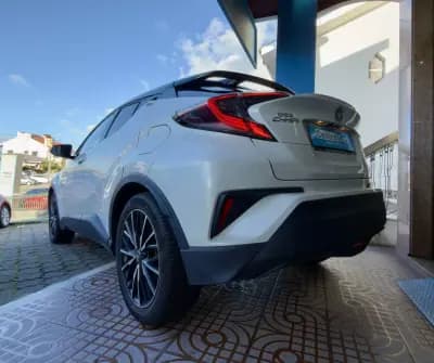 Vendo Toyota C-HR 2019 - 23950 EUR, 95000 km - AUTO.MOTO.pt