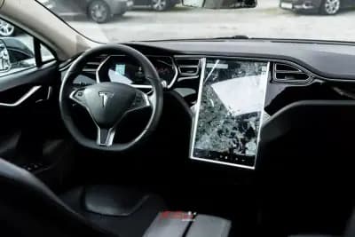 Vendo Tesla Model S 2014 - 22000 EUR, 251000 km - AUTO.MOTO.pt