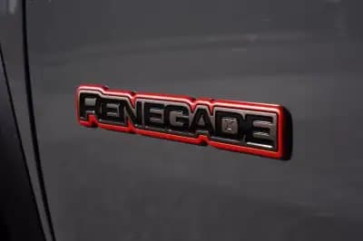 Vendo Jeep Renegade 2020 - 27500 EUR, 24000 km - AUTO.MOTO.pt