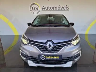 Vendo Renault Captur 2017 - 11750 EUR, 145000 km - AUTO.MOTO.pt