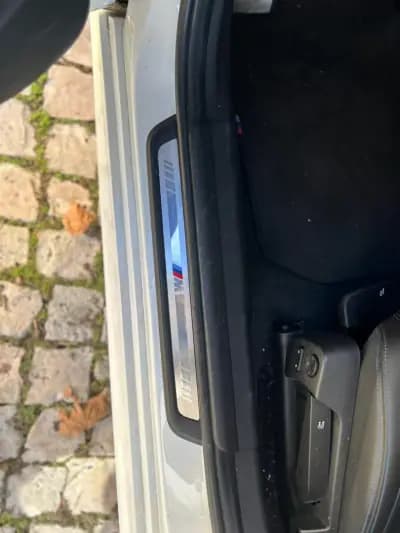Vendo BMW 330 2019 - 30000 EUR, 210000 km - AUTO.MOTO.pt