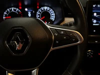 Sell Renault Clio 2023 - 14990 EUR, 109400 km - AUTO.MOTO.pt