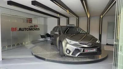 Vendo Toyota Avensis Touring Sports 2016 - 14900 EUR, 212217 km - AUTO.MOTO.pt