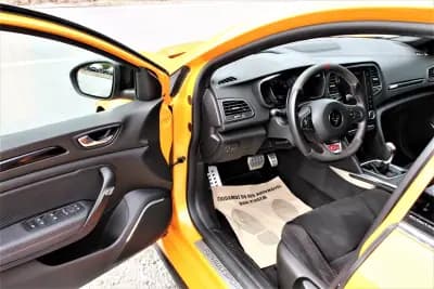 Vendo Renault Mégane 2019 - 43990 EUR, 42000 km - AUTO.MOTO.pt