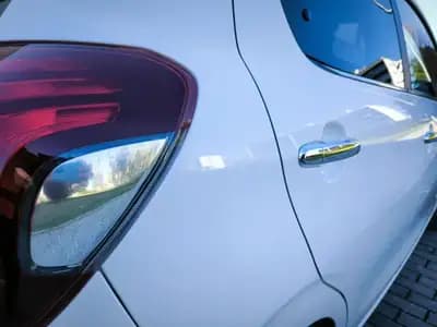 Vendo Peugeot 108 2018 - 9999 EUR, 180453 km - AUTO.MOTO.pt