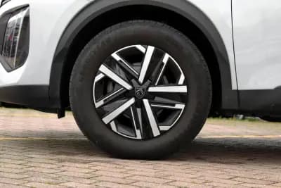 Vendo Peugeot 2008 2024 - 21450 EUR, 23450 km - AUTO.MOTO.pt