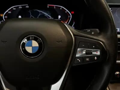 Vendo BMW 318 2022 - 29990 EUR, 100253 km - AUTO.MOTO.pt