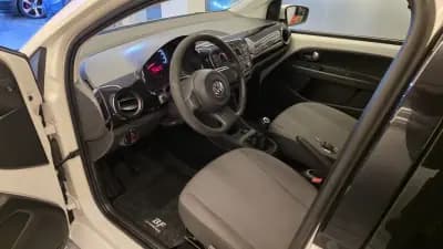 Vendo Volkswagen Cross Up! 2013 - 7750 EUR, 154338 km - AUTO.MOTO.pt