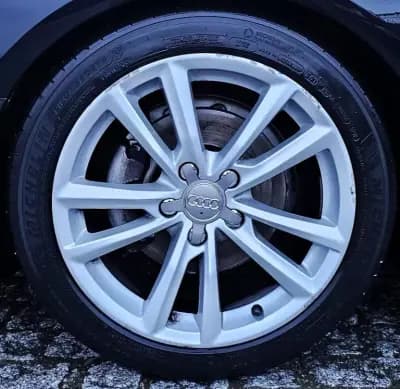 Vendo Audi A3 2014 - 13999 EUR, 208000 km - AUTO.MOTO.pt