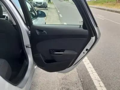 Vendo Opel Astra 2013 - 9900 EUR, 179980 km - AUTO.MOTO.pt