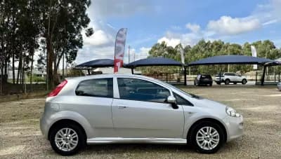 Vendo Fiat Punto 2015 - 9500 EUR, 170000 km - AUTO.MOTO.pt