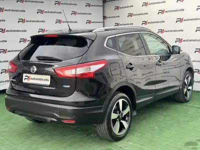 Vendo Nissan Qashqai 2016 - 15390 EUR, 145000 km - AUTO.MOTO.pt