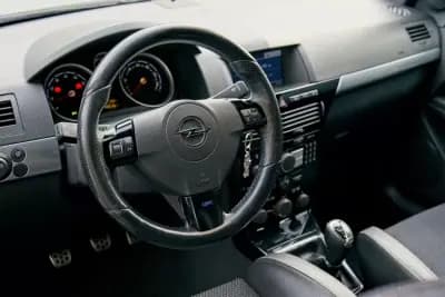 Sell Opel Astra GTC 2007 - 15990 EUR, 149500 km - AUTO.MOTO.pt