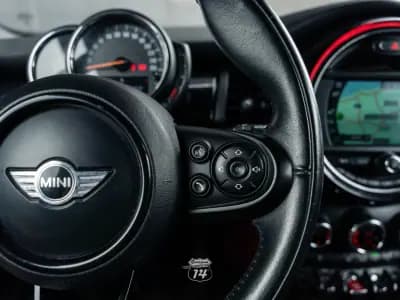 Sell MINI 2019 - 17990 EUR, 53900 km - AUTO.MOTO.pt