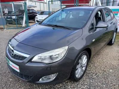 Vendo Opel Astra Sports Tourer 2012 - 6950 EUR, 178110 km - AUTO.MOTO.pt