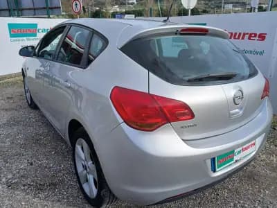 Vendo Opel Astra 2010 - 5450 EUR, 144431 km - AUTO.MOTO.pt