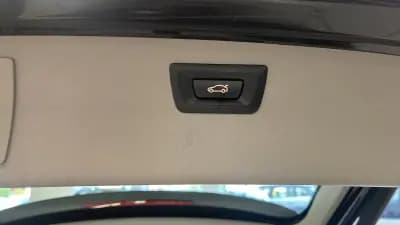 Vendo BMW 318 2013 - 13990 EUR, 216833 km - AUTO.MOTO.pt