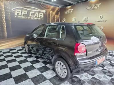 Vendo Volkswagen Polo 2008 - 5900 EUR, 155000 km - AUTO.MOTO.pt
