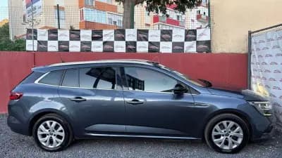 Sell Renault Mégane Sport Tourer 2019 - 12900 EUR, 94000 km - AUTO.MOTO.pt