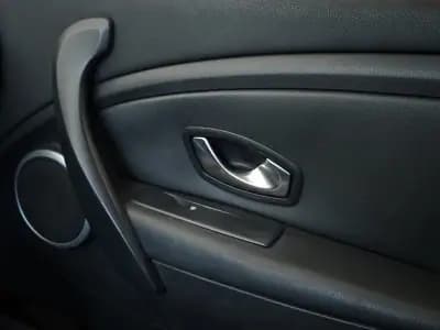 Vendo Renault Mégane Sport Tourer 2009 - 10450 EUR, 160000 km - AUTO.MOTO.pt