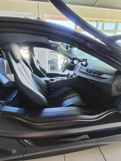 Sell BMW i8 2017 - 65500 EUR, 96600 km - AUTO.MOTO.pt