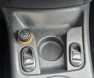 Vendo Citroën C2 2005 - 3999 EUR, 200000 km - AUTO.MOTO.pt