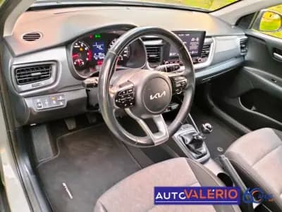 Sell Kia Stonic 2023 - 16950 EUR, 39477 km - AUTO.MOTO.pt