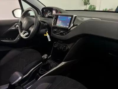 Sell Peugeot 2008 2018 - 13900 EUR, 92880 km - AUTO.MOTO.pt