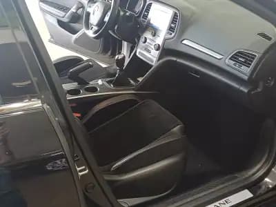 Sell Renault Mégane 2016 - 16190 EUR, 93255 km - AUTO.MOTO.pt