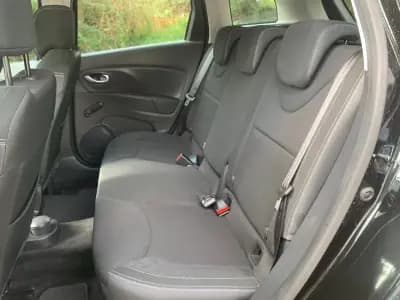 Vendo Renault Clio Sport Tourer 2019 - 13999 EUR, 127245 km - AUTO.MOTO.pt