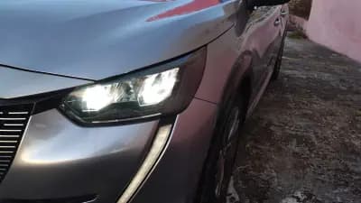 Sell Peugeot e-208 2021 - 17500 EUR, 49000 km - AUTO.MOTO.pt