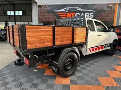 Sell Toyota Hilux 2018 - 25900 EUR, 240740 km - AUTO.MOTO.pt