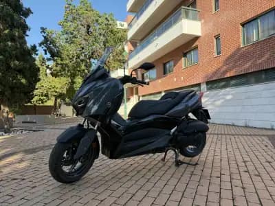 Sell Yamaha XMAX 2023 - 4250 EUR, 6000 km - AUTO.MOTO.pt