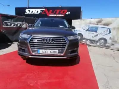 Sell Audi Q7 2016 - 45000 EUR, 155902 km - AUTO.MOTO.pt