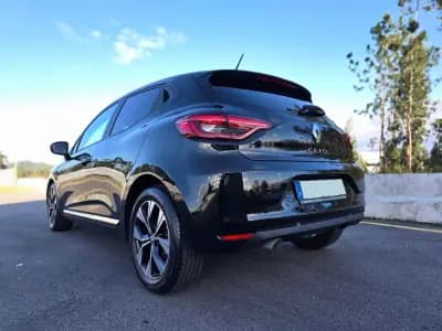 Vendo Renault Clio 2023 - 14750 EUR, 24600 km - AUTO.MOTO.pt