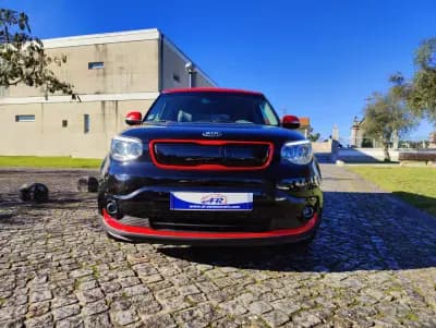 Sell Kia e-Soul 2018 - 11990 EUR, 153000 km - AUTO.MOTO.pt