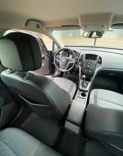 Vendo Opel Astra 2015 - 10990 EUR, 191000 km - AUTO.MOTO.pt