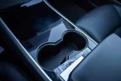 Vendo Tesla Model 3 2020 - 22999 EUR, 135693 km - AUTO.MOTO.pt