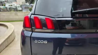 Vendo Peugeot 5008 2019 - 17990 EUR, 131000 km - AUTO.MOTO.pt