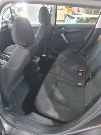 Vendo Peugeot 2008 2015 - 8900 EUR, 153000 km - AUTO.MOTO.pt