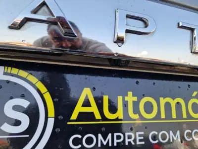 Vendo Renault Captur 2017 - 11750 EUR, 145000 km - AUTO.MOTO.pt