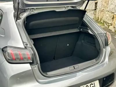 Sell Peugeot 208 2020 - 12900 EUR, 152000 km - AUTO.MOTO.pt