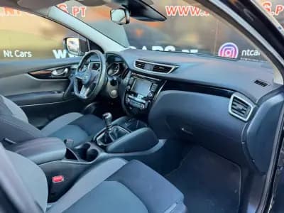 Vendo Nissan Qashqai 2020 - 20900 EUR, 73588 km - AUTO.MOTO.pt