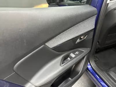 Vendo Peugeot 3008 2020 - 20100 EUR, 142000 km - AUTO.MOTO.pt