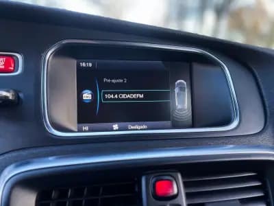 Vendo Volvo V40 2013 - 10490 EUR, 224000 km - AUTO.MOTO.pt