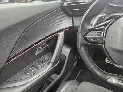 Sell Peugeot 2008 2021 - 19500 EUR, 61150 km - AUTO.MOTO.pt