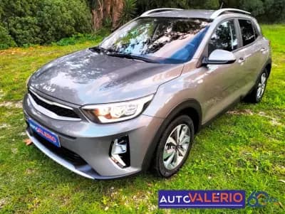 Sell Kia Stonic 2023 - 16950 EUR, 39477 km - AUTO.MOTO.pt